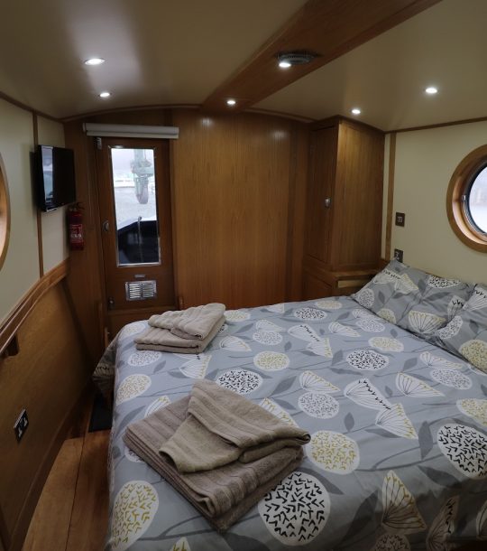 Broad Oak Front Cabin